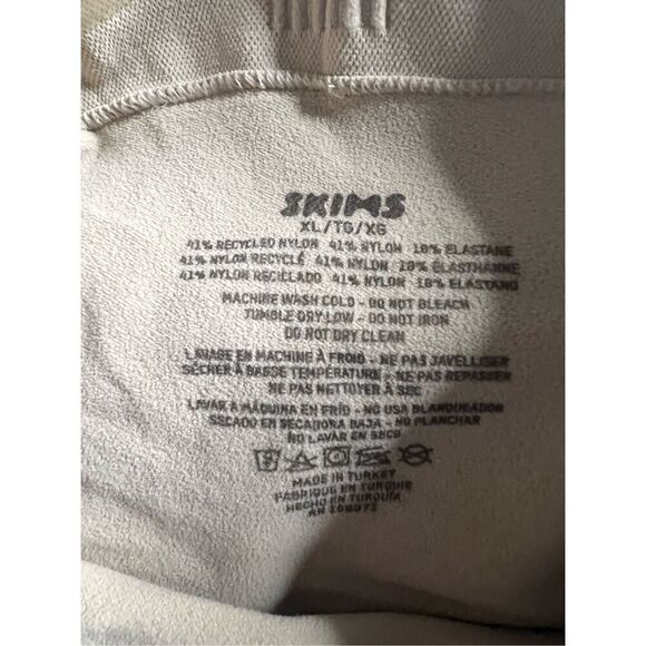 SKIMS Women's Clay Mid Waist Seamless Sculpt Mid Thigh Short Size XL NWT - Picture 3 of 5